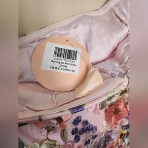 Sage and Paige Flower embrodied Dress, size Small, NEW with tags